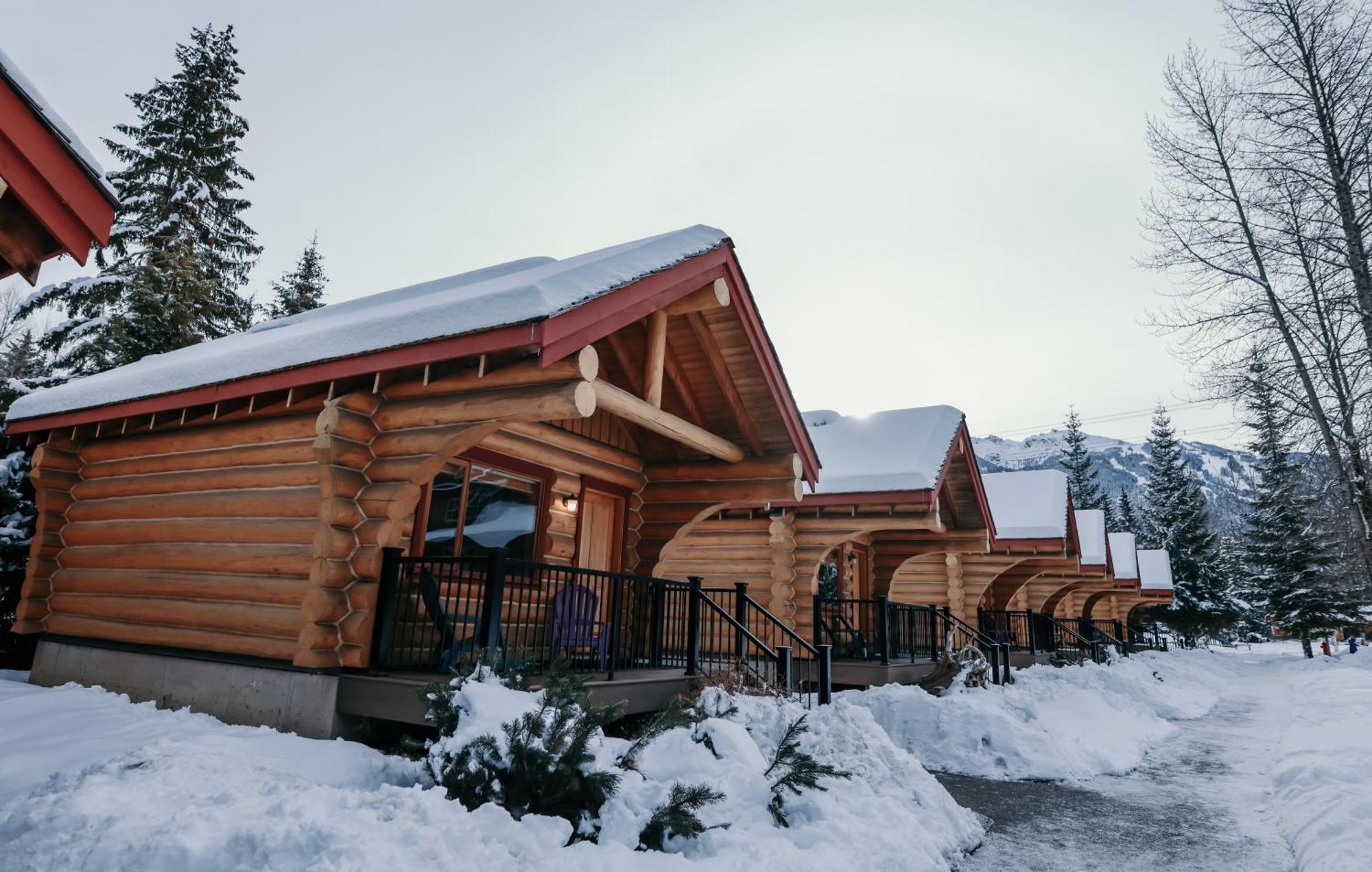 Riverside Resort Whistler Exterior photo