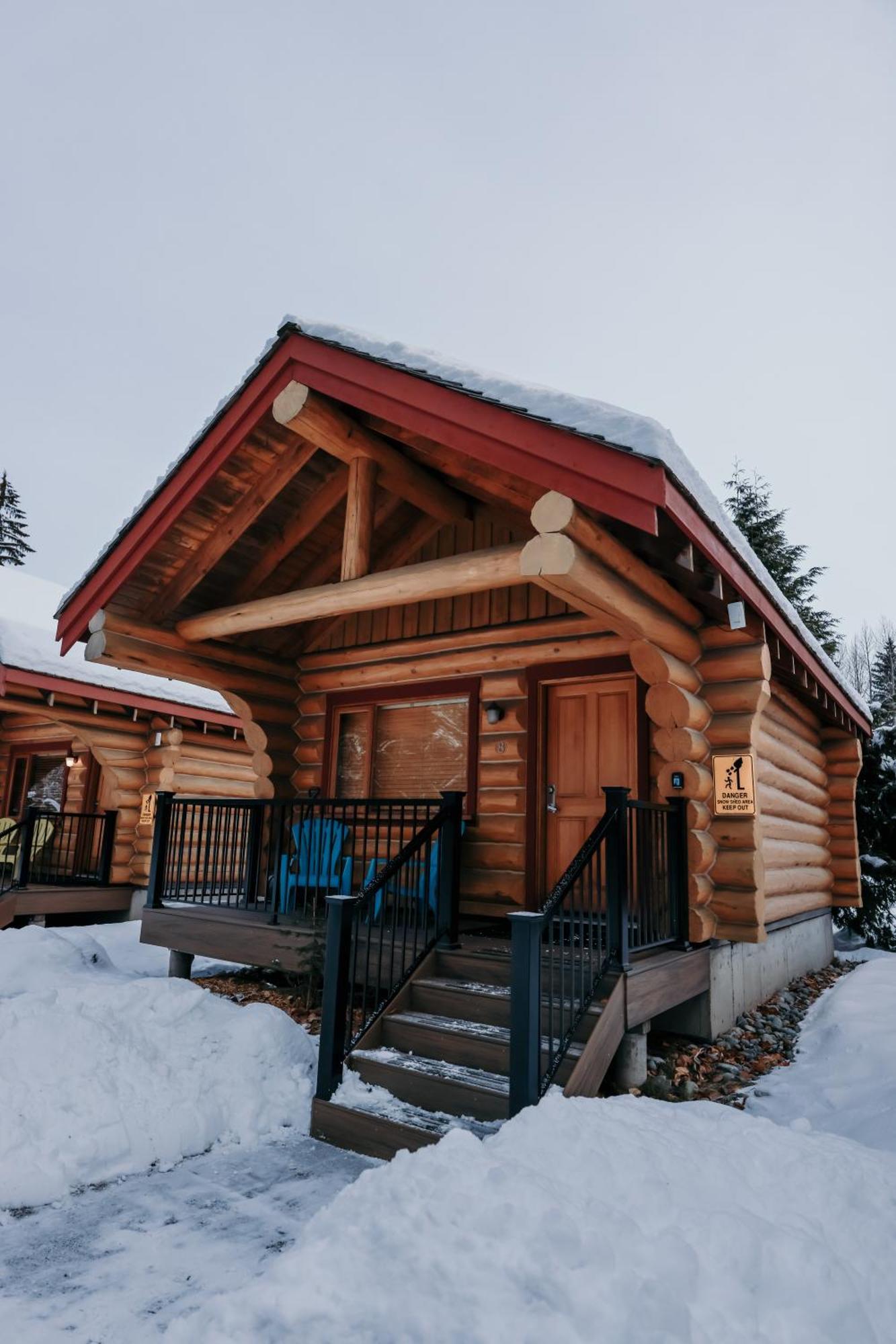 Riverside Resort Whistler Exterior photo